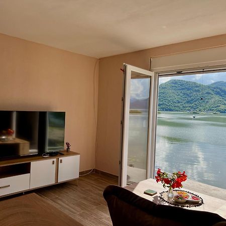 Lakeside Harmony Apartment Golubovci Exteriör bild
