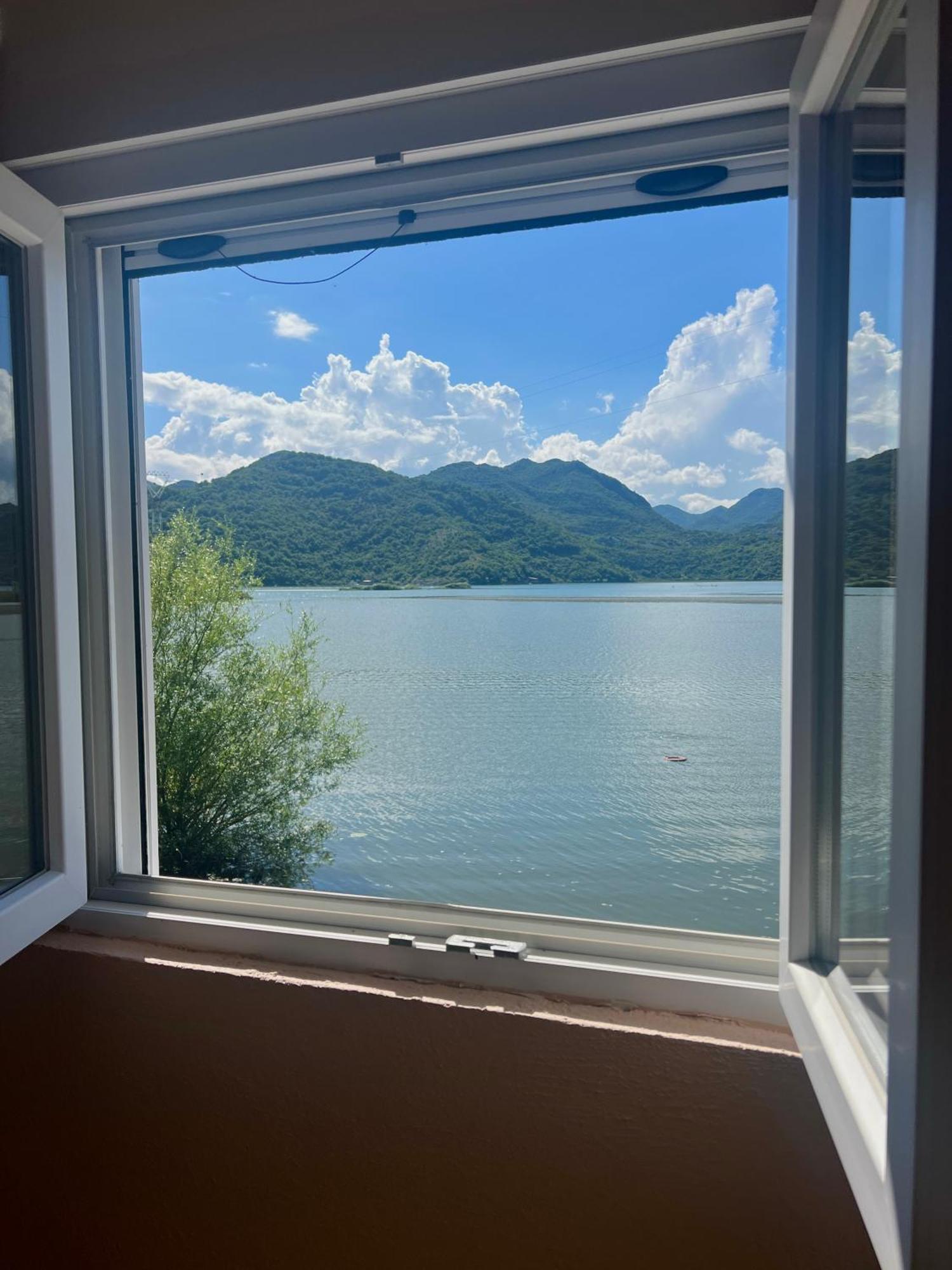 Lakeside Harmony Apartment Golubovci Exteriör bild