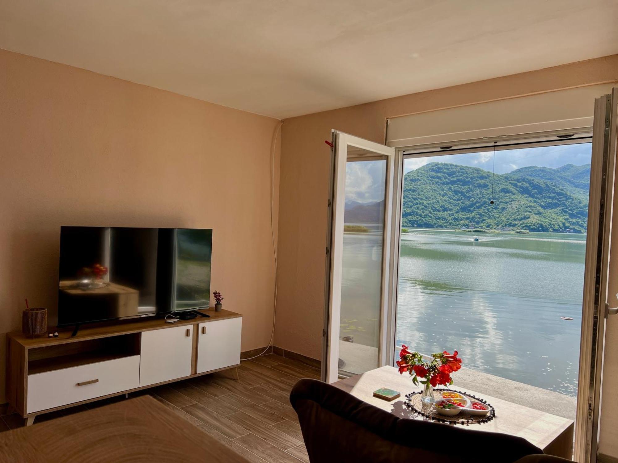 Lakeside Harmony Apartment Golubovci Exteriör bild