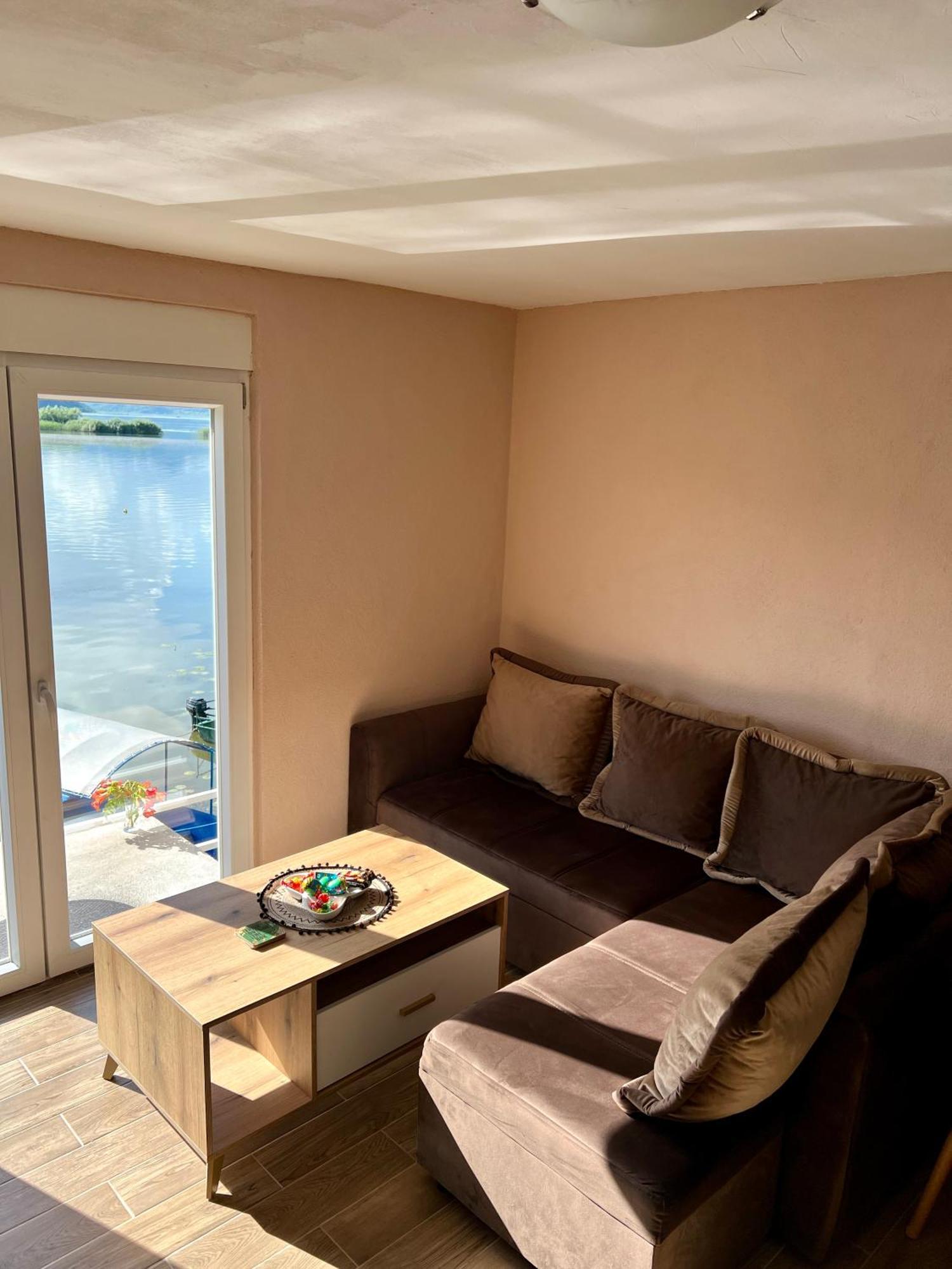 Lakeside Harmony Apartment Golubovci Exteriör bild