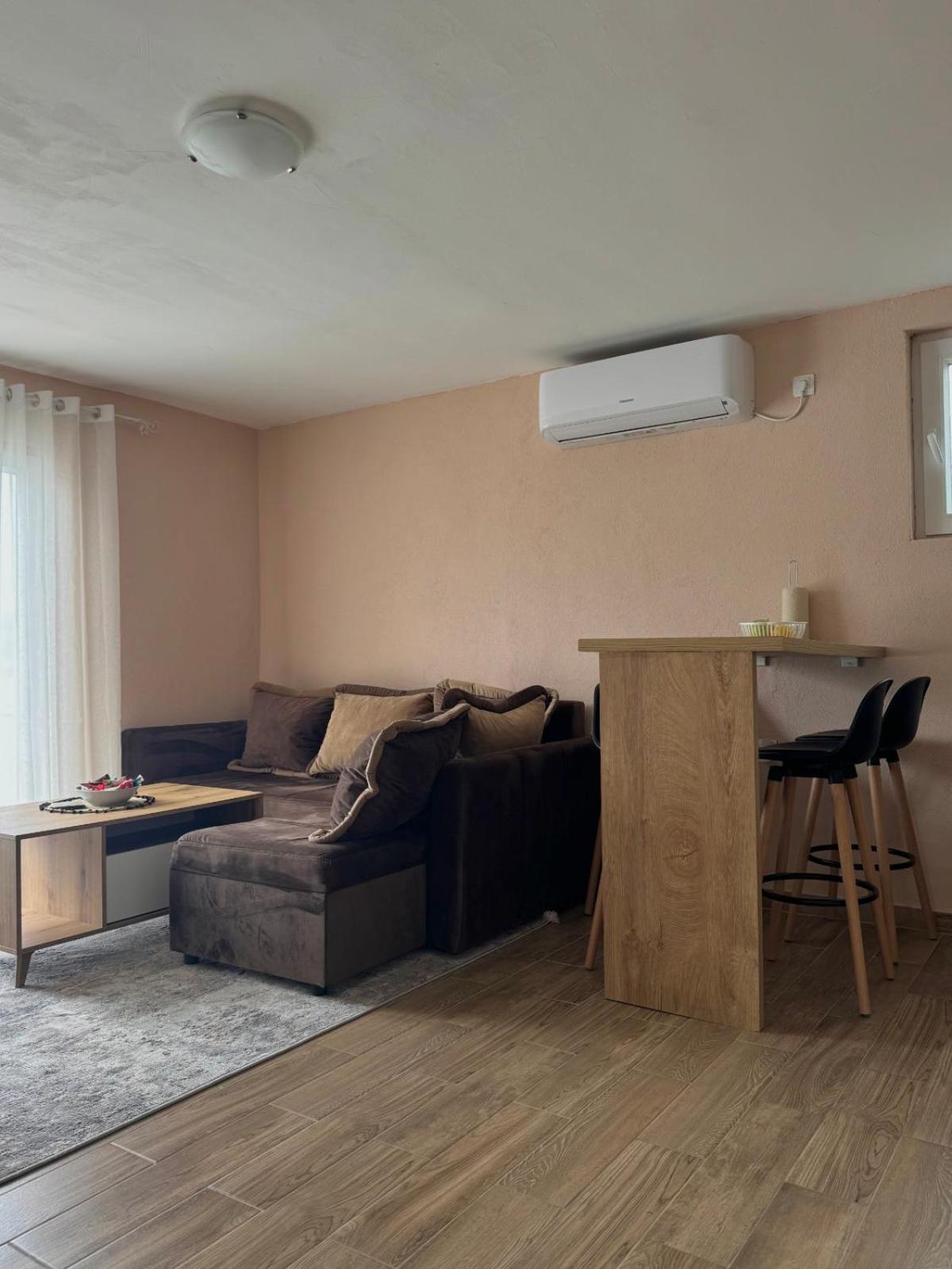 Lakeside Harmony Apartment Golubovci Exteriör bild